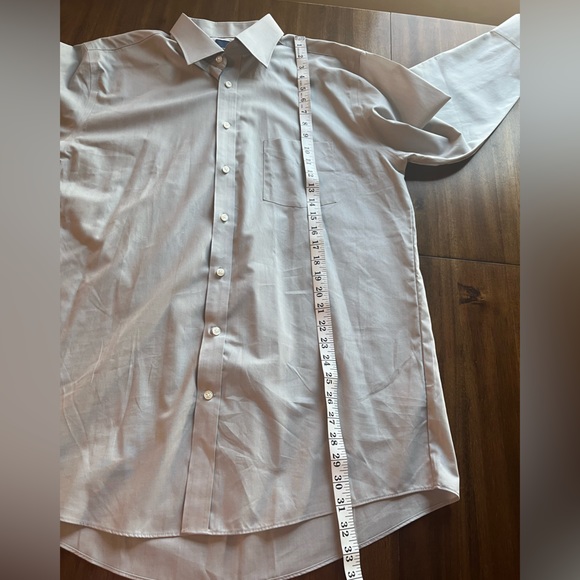Stafford Travel Easy-Care Broadcloth Men’s light gray button down dress shirt - Picture 4 of 12